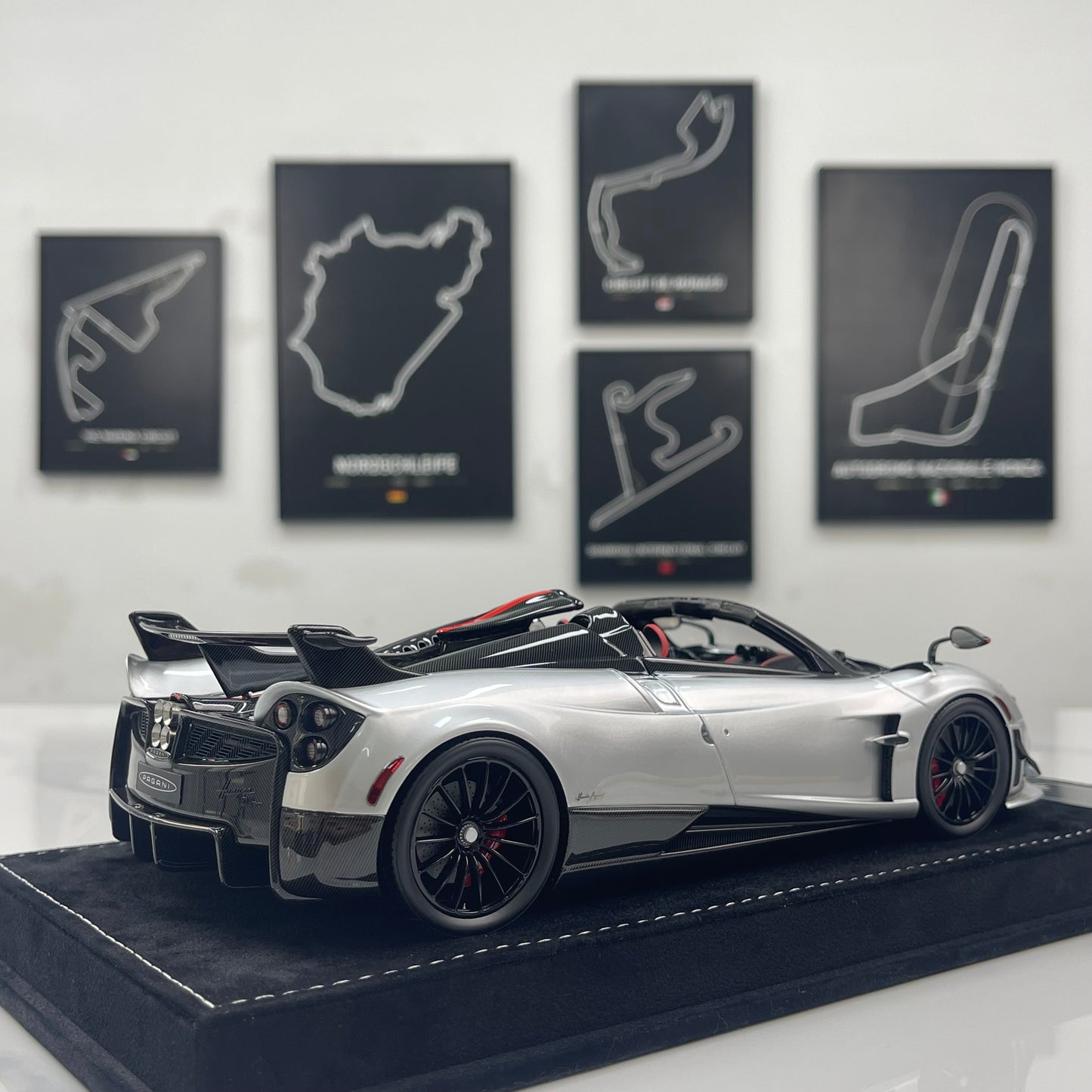 HH Model 1/18 Pagani Huayra Silver & Black Carbon HH662