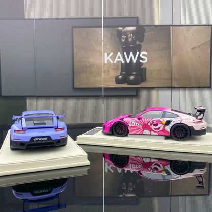 Vehículo Art1/18 Porsche 911 GT2RS Weissach Modelo de paquete