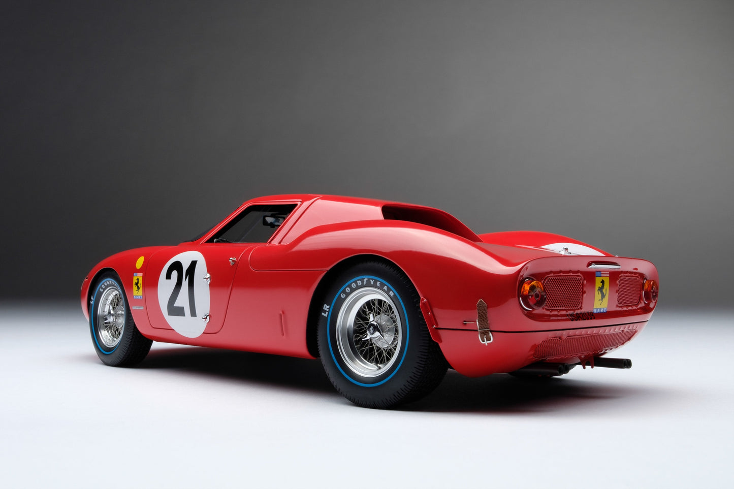 Amalgam 1/18 Ferrari 250 LM-1965 Le Mans Champion Simulation Car Model
