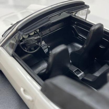 MINICHAMPS 1/18 Porsche 911 (993) Cabriolet White 155061131