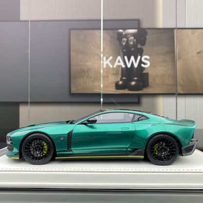 RUNNER 1/18 Aston Martin Valour Simulation Car Model Collection