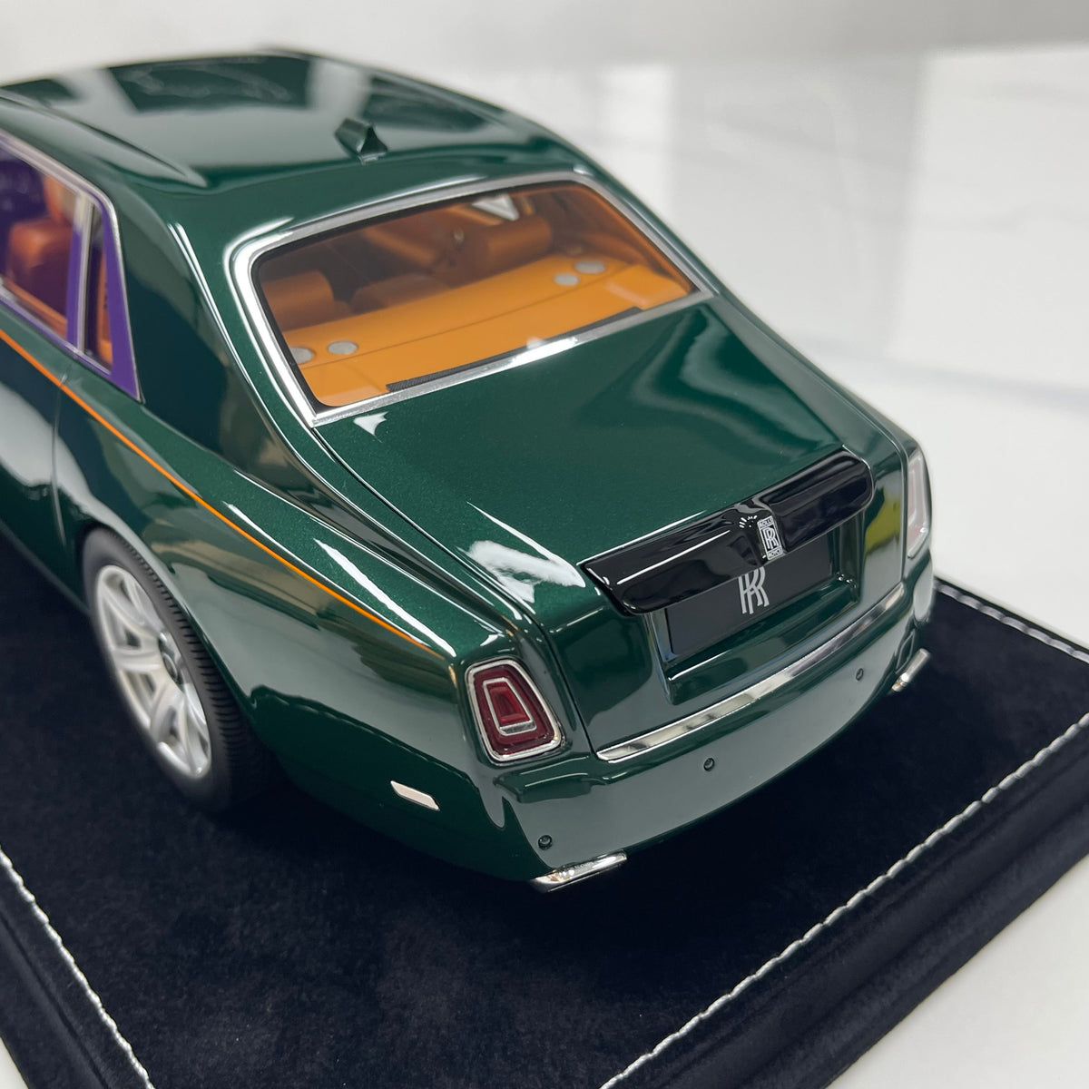 HH Model 1/18 Rolls-Royce Phantom Series II – Peninsula Green (HH734)