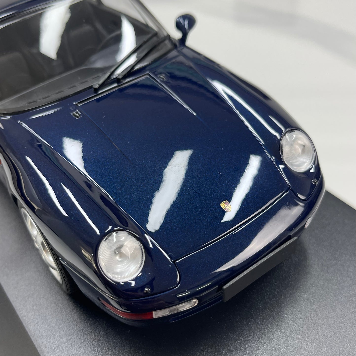MINICHAMPS 1/18 Porsche 911 (993) 1993 Metallic Blue 155061100