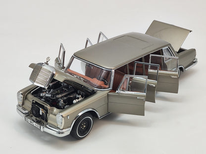 CMC 1/18 Mercedes-Benz Pullman Gold Sunroof Edition Alloy Simulation Car Model Birthday Gift Ornaments