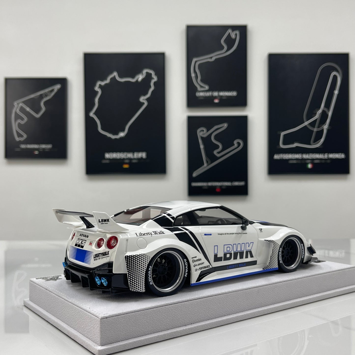 BBA MODEL 1/18 Nissan GTR 35GT-RR Blue and White Limited Edition Model Car