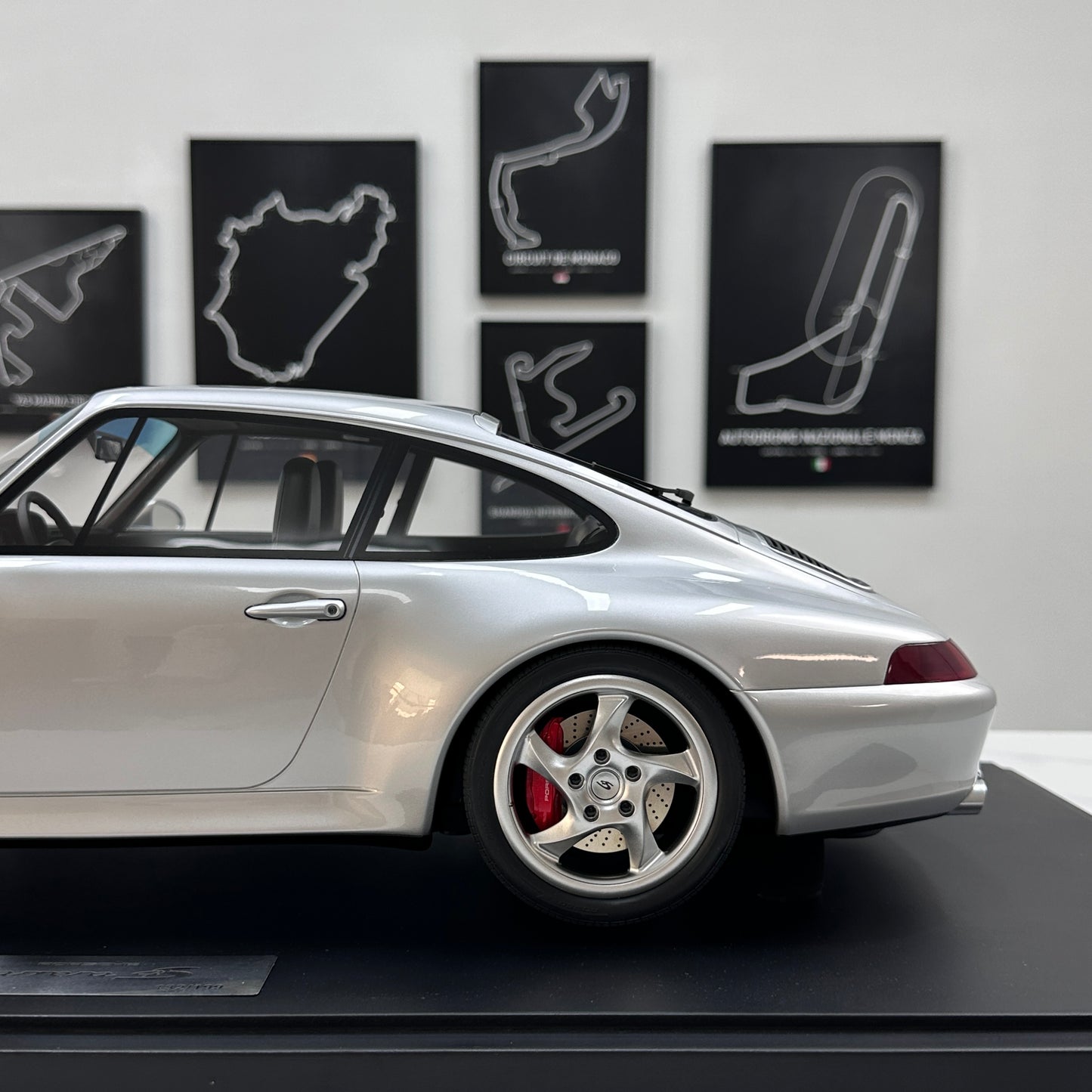 GT Spirit 1/8 Porsche 911 [993] Carrera 4S – Silver (GTS801901)