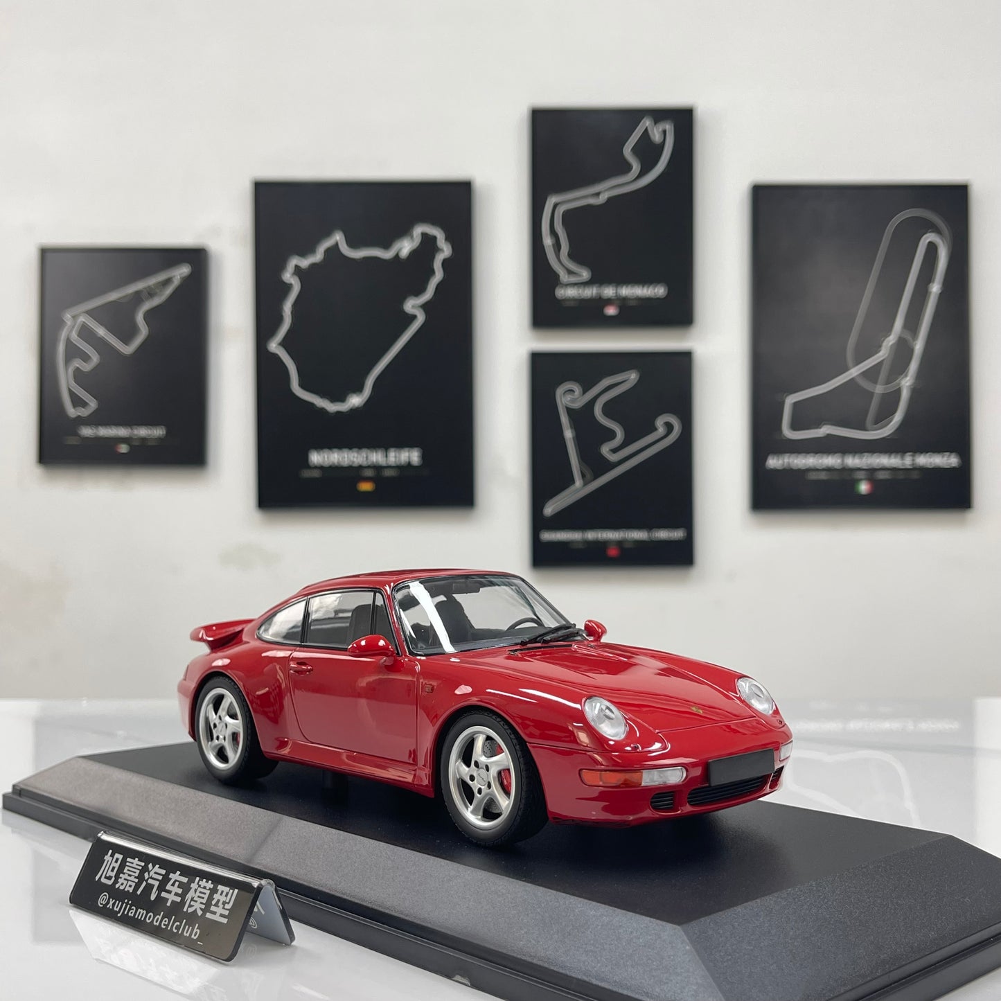 MINICHAMPS 1/18 Porsche 911 (993) Turbo (1995) Red 155061170