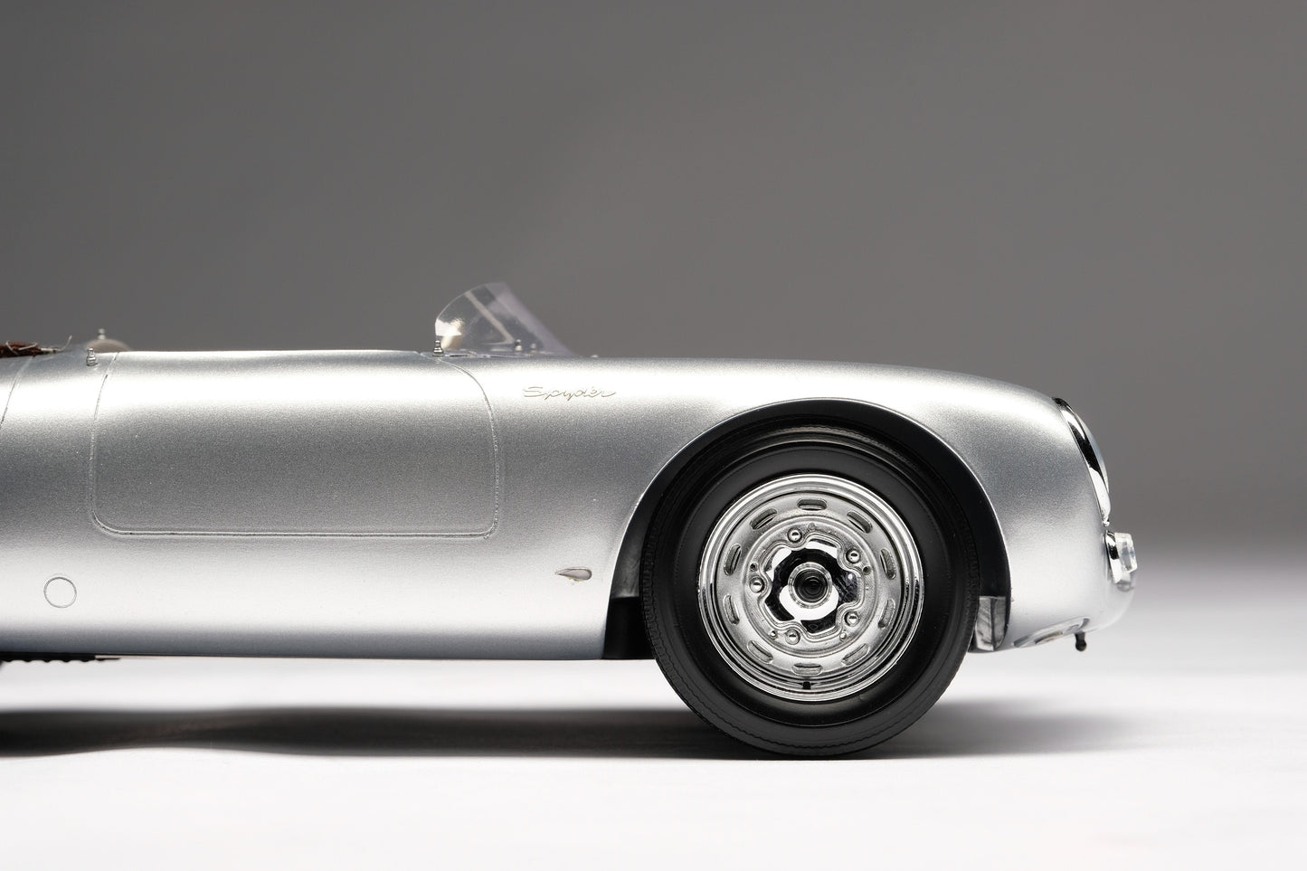 Amalgam 1/18 Porsche 550 Spyder old simulation car model ornaments