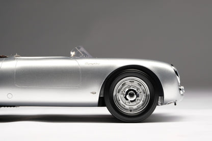 Amalgam 1/18 Porsche 550 Spyder old simulation car model ornaments