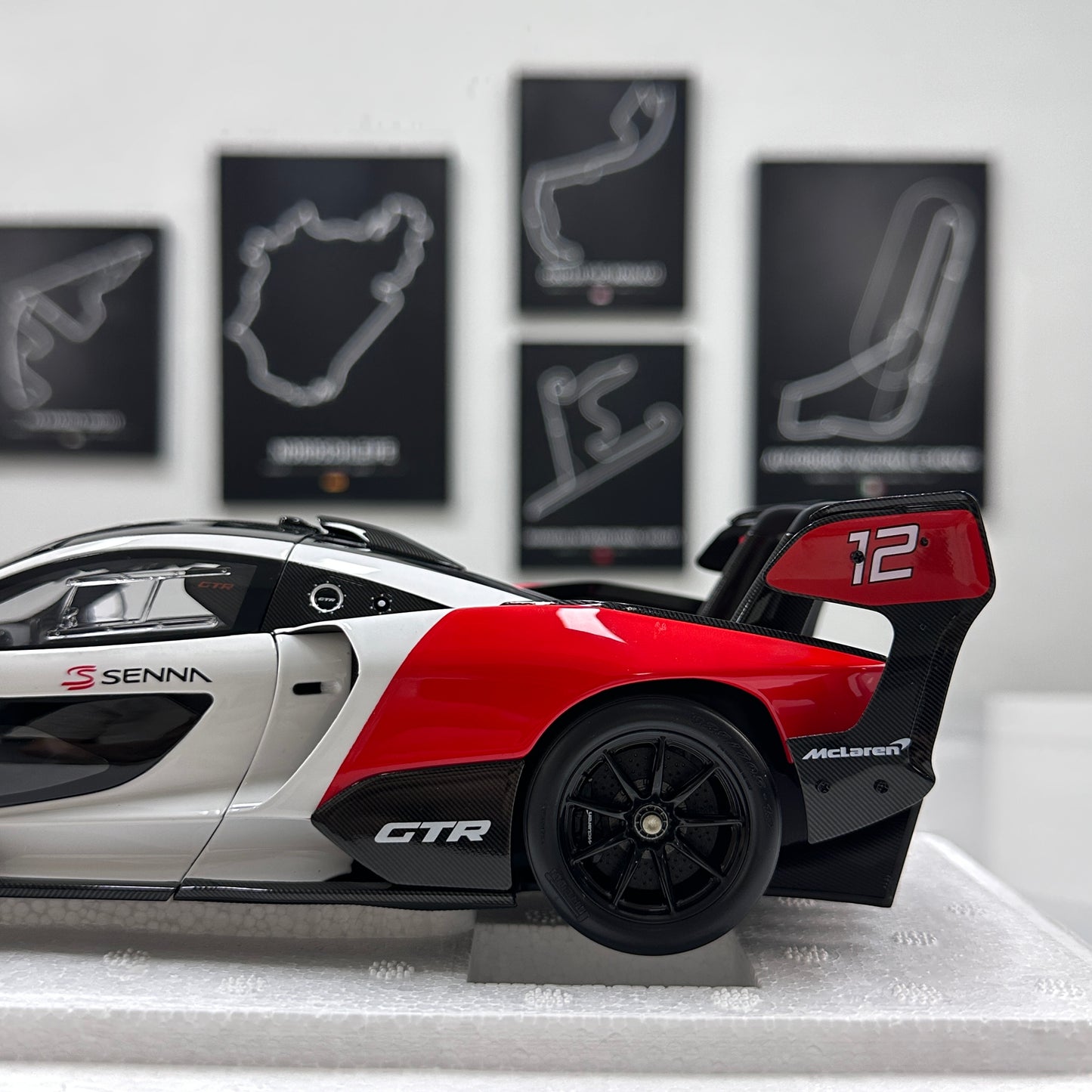 LCD 1/18 McLaren Senna GTR (Red/White) LCD18016-RW