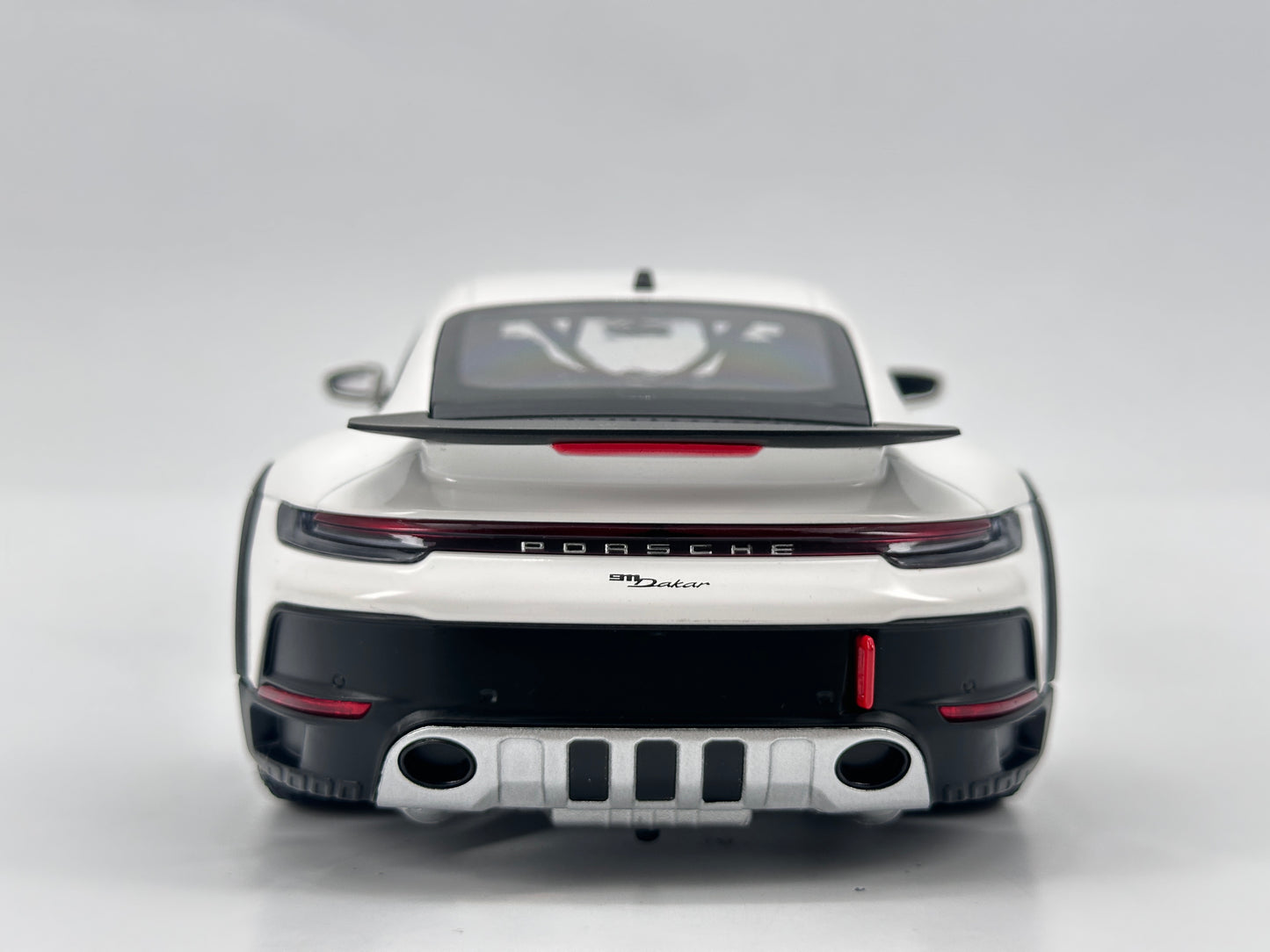 MINICHAMPS 1/18 Porsche 911 DAKAR White Alloy Car Model