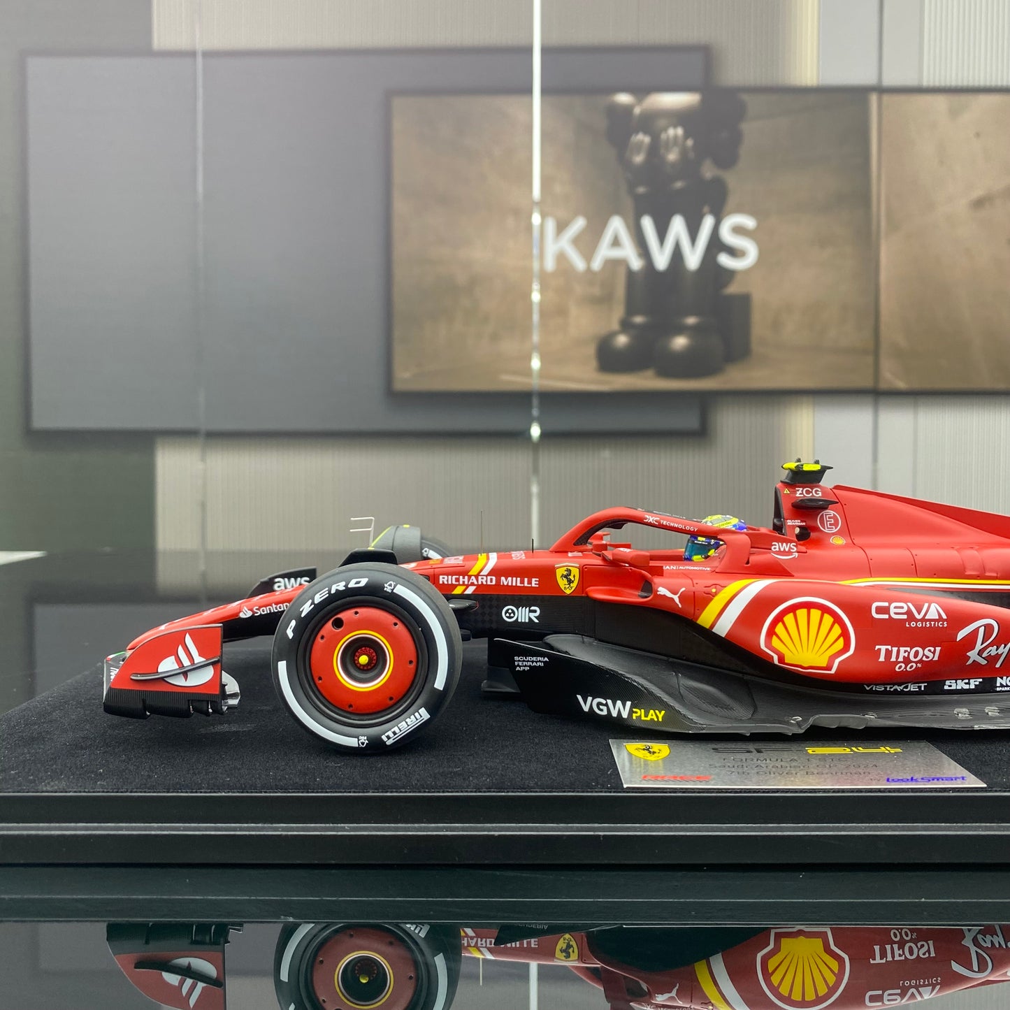 looksmart 1/18 Ferrari SF-24 2024 Saudi Grand Prix F1 third place No. 16 Leclerc