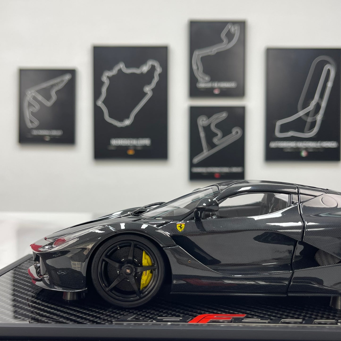 BBR 1/18 Ferrari LaFerrari Alloy Full Opening Carbon Fiber Leather Case Version Black BBR182244CH