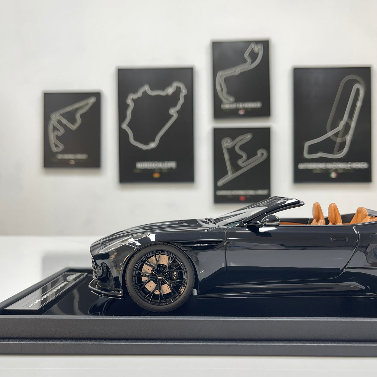 MOTORHELIX 1/18 Aston Martin DB12 Volante Convertible - Ink Black (MH398)