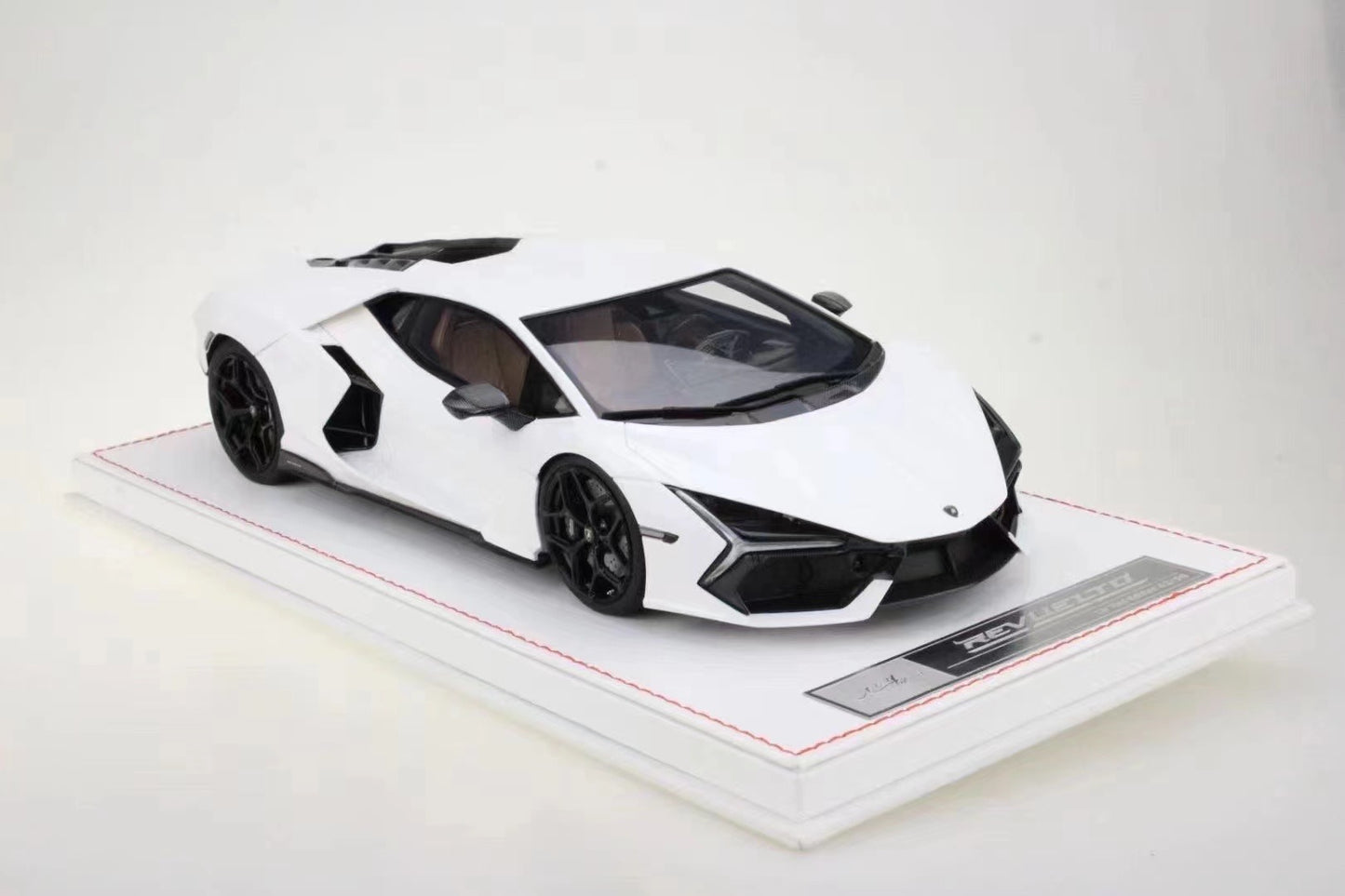 IVY MODEL 1/18 Lamborghini Revuelto limited edition car model ornament