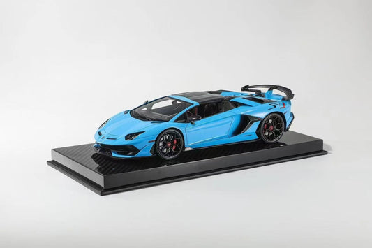 Runner & UU 1/18 Lamborghini SVJ Aventador
