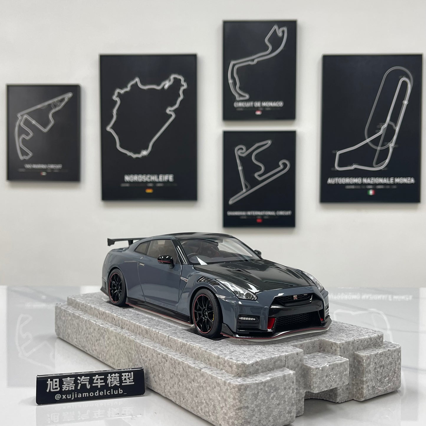 MOTORHELIX 1/18 Nissan GT-R NISMO (R35) Special Edition 2022 Stealth Grey Alloy Model Car