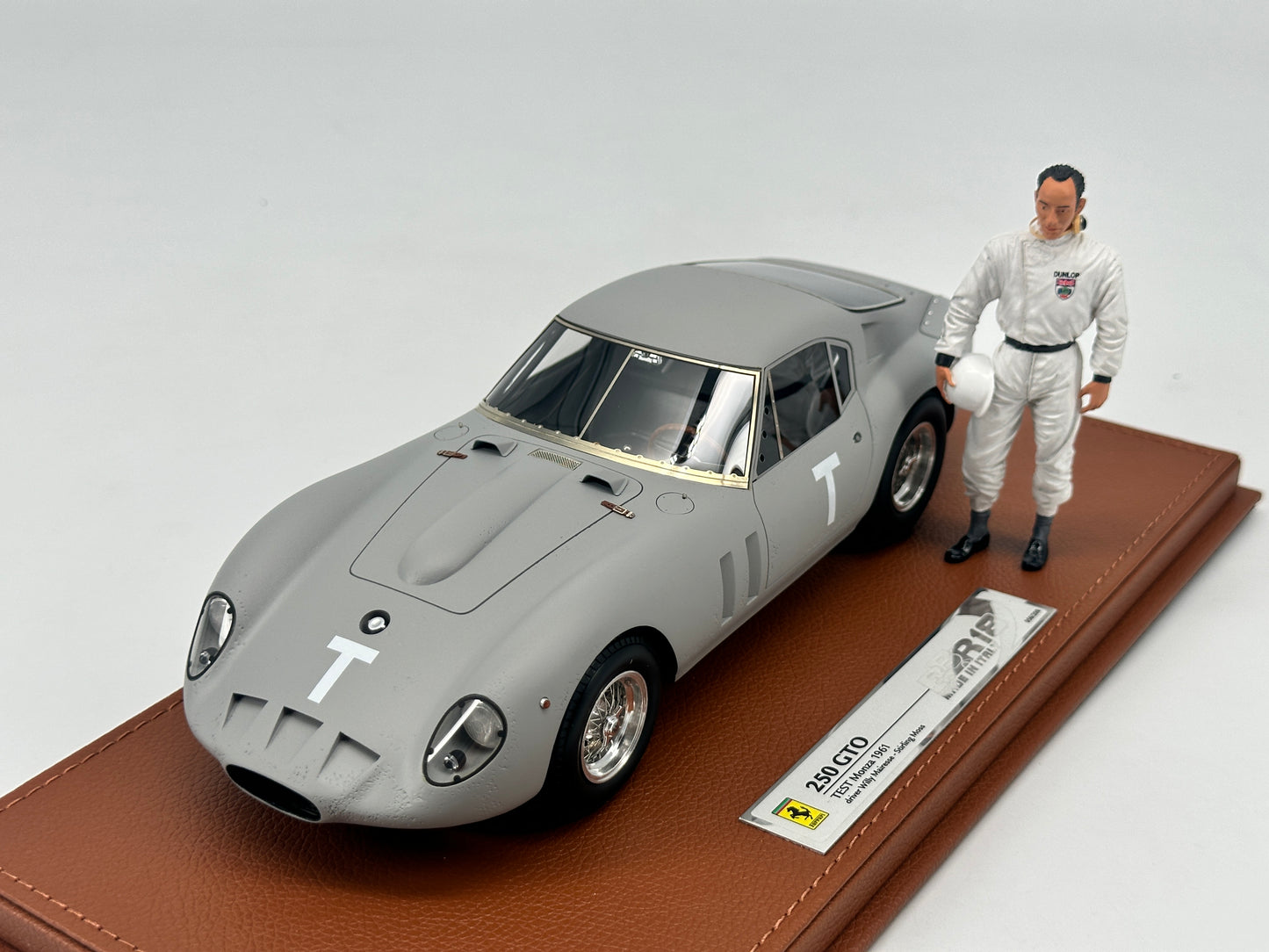 BBR 1/18 Ferrari 250GTO TEST Monza 1961 with figure BBR1855ST grey
