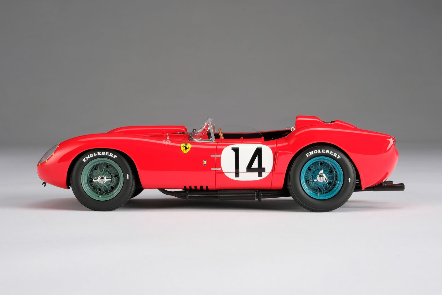 Amalgam 1/18 Ferrari 250TR 1958 Le Mans Champion Simulation Car Model