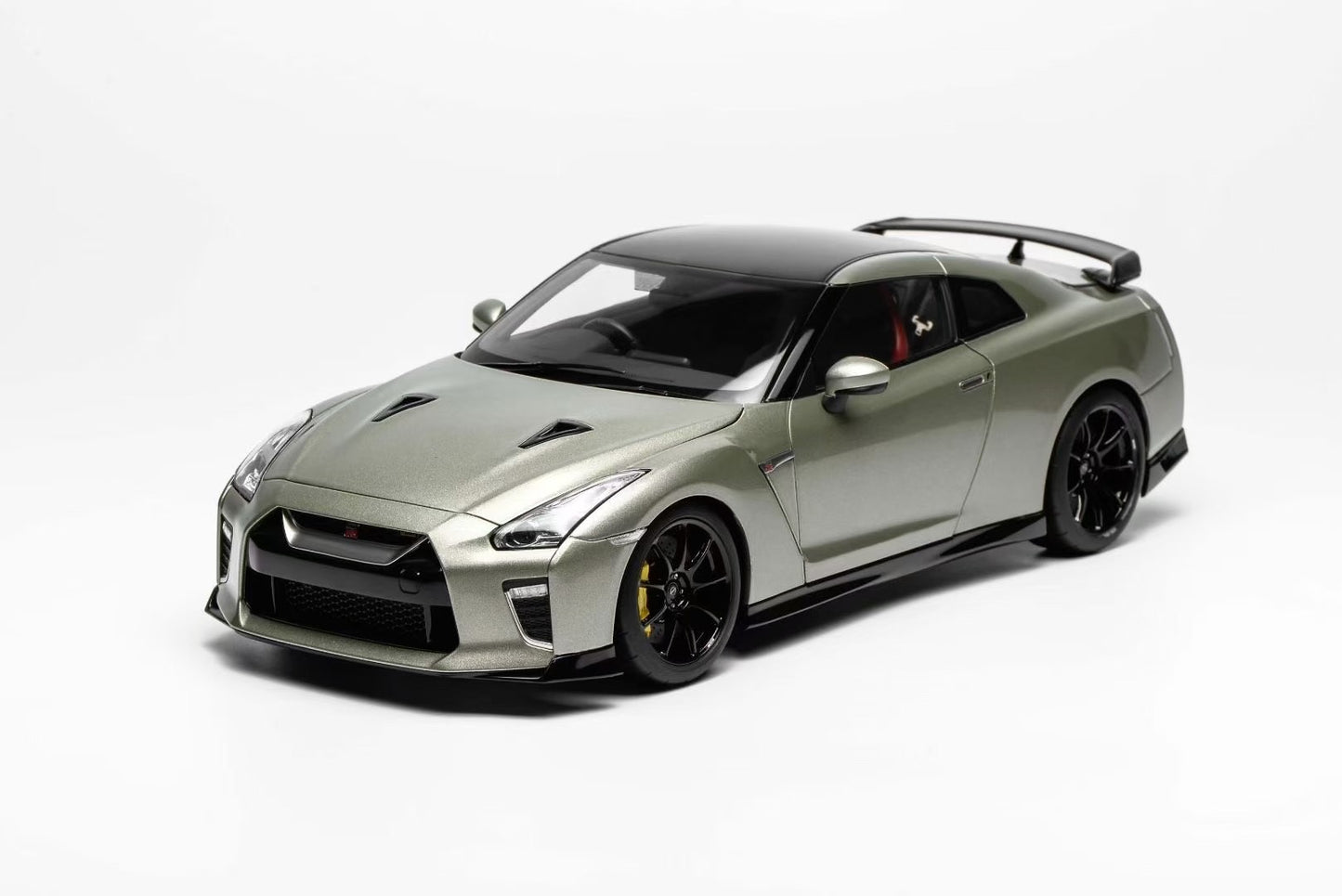 MH 1/18 Nissan GTR R35 Alloy Simulation Car Model