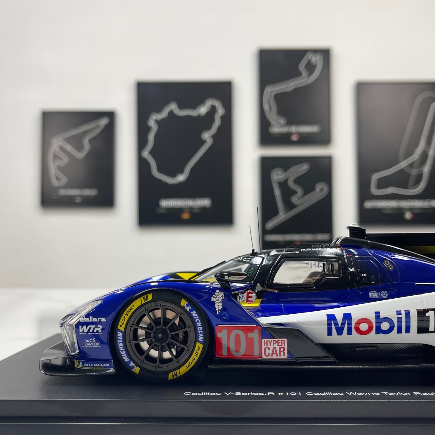 Topspeed 1/18 Cadillac V-Series.R #101 (Cadillac Wayne Taylor Racing) – Blue Livery (TS0643)