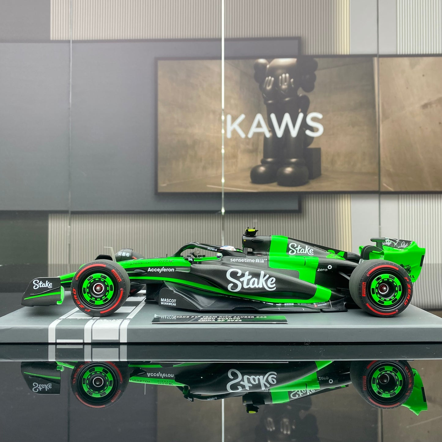 minichamps 1/18 STAKE F1 TEAM KICKSAUBER C44 Zhou Guanyu CHINAGP2024 Price 1368 147240524