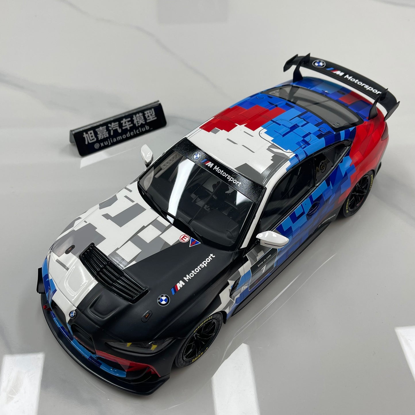 OTTO 1/18 BMW M4 GT4 White/Blue/Black OT1125