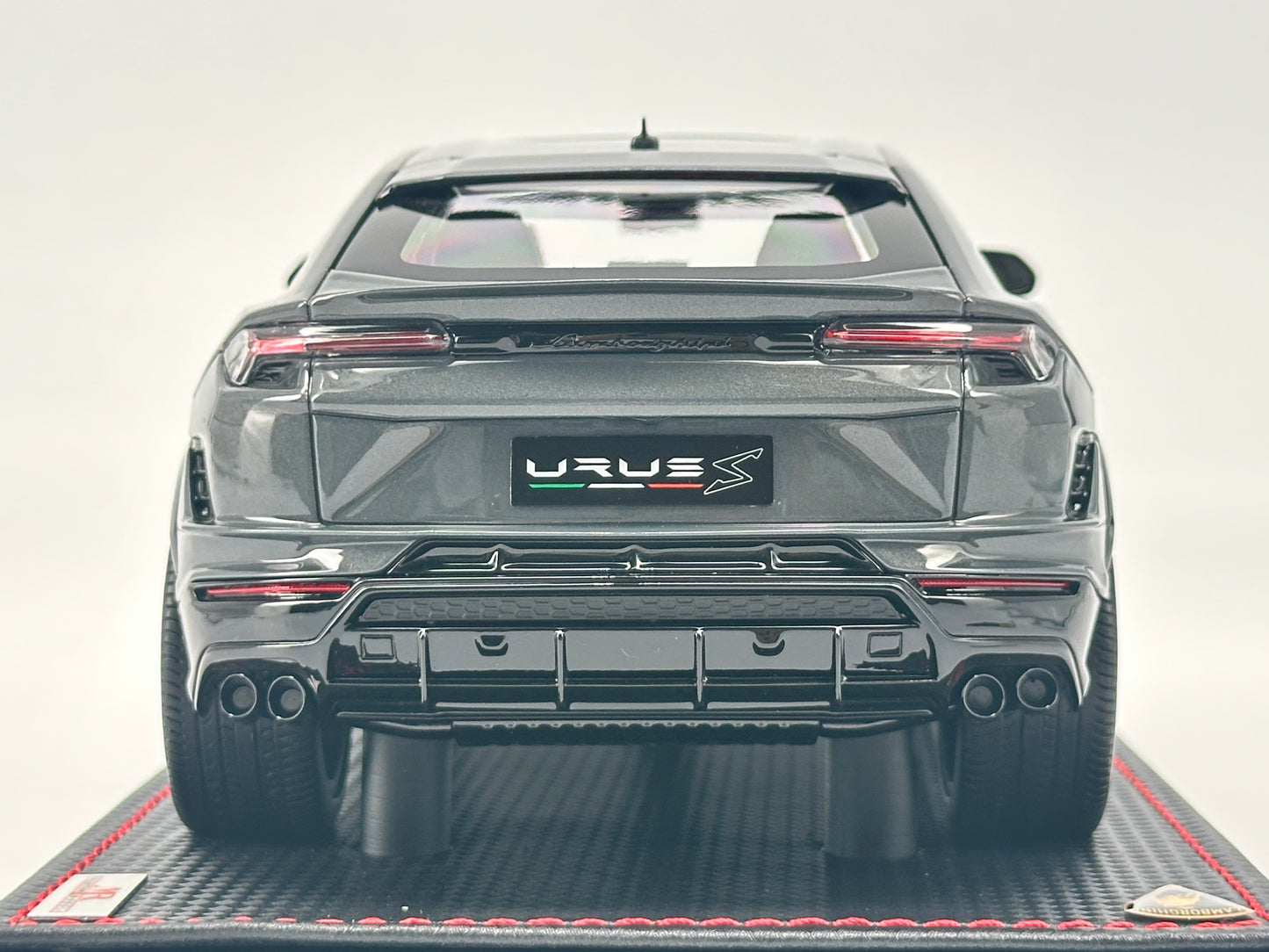 MR 1/18 Lamborghini URUS S Sunroof Edition SUV Limited Edition Car Model Ornaments