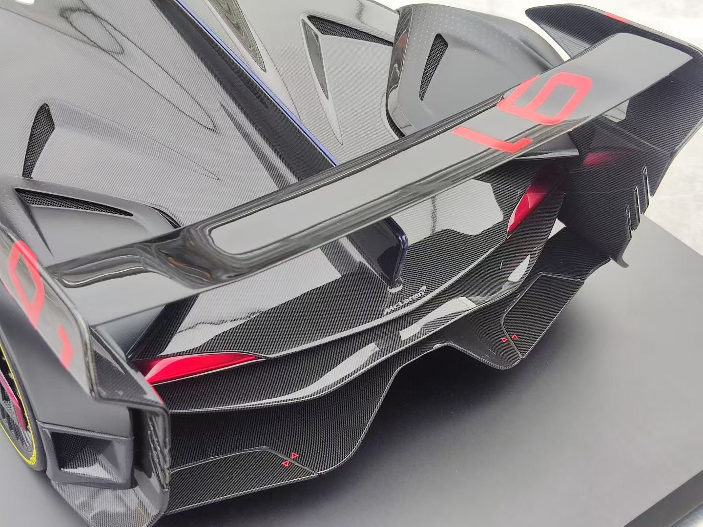 Amalgam 1/8 McLaren Ultimate Vision Gran Turismo - Signature Edition 24/91 DDJ059