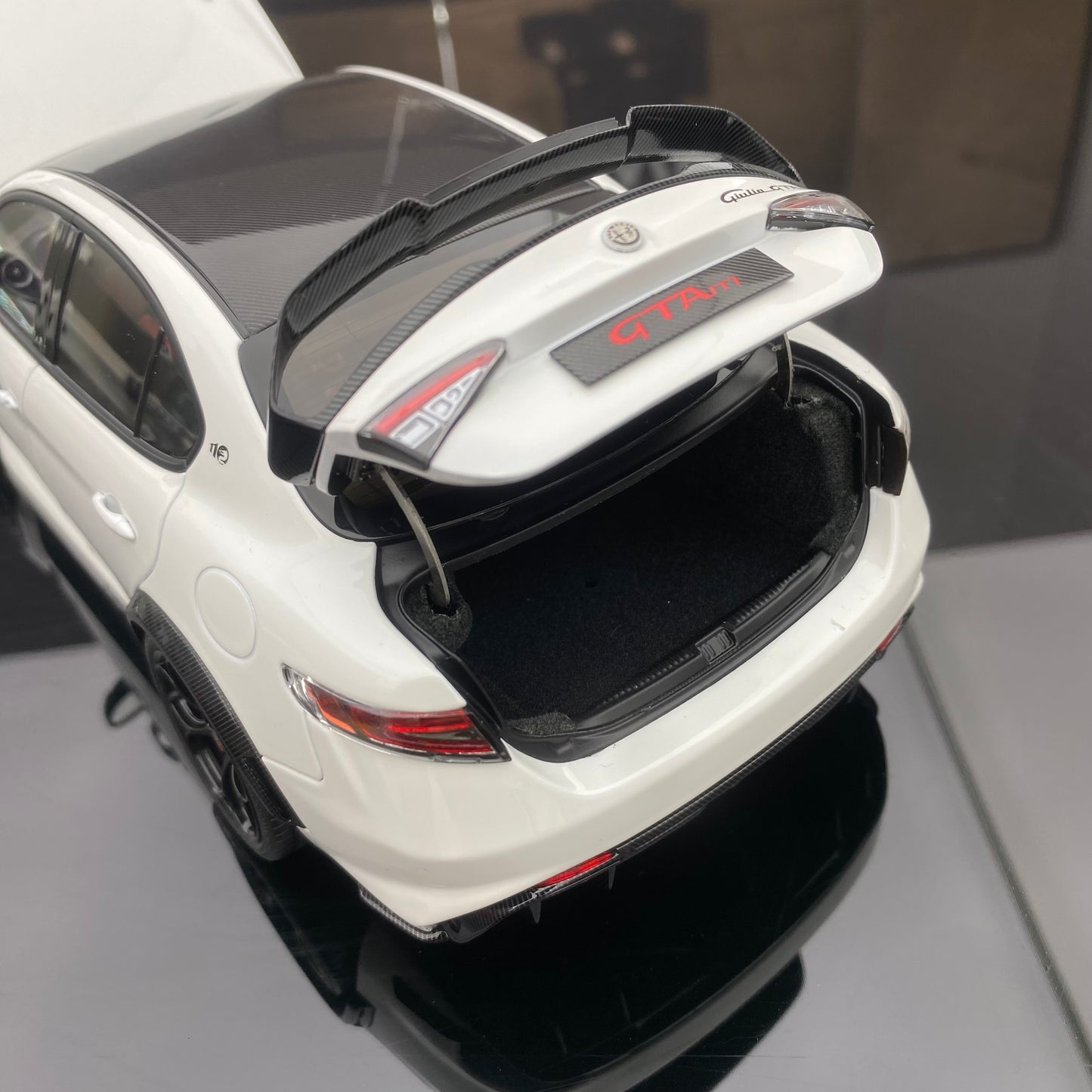MOTORHELIX 1/18 MH Alfa Romeo Giulia GTAm alloy full car model ornaments