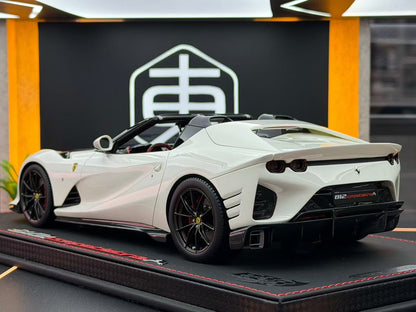 BBR 1:18 Ferrari 812 Competizione Aperat 23/24  DDJ004