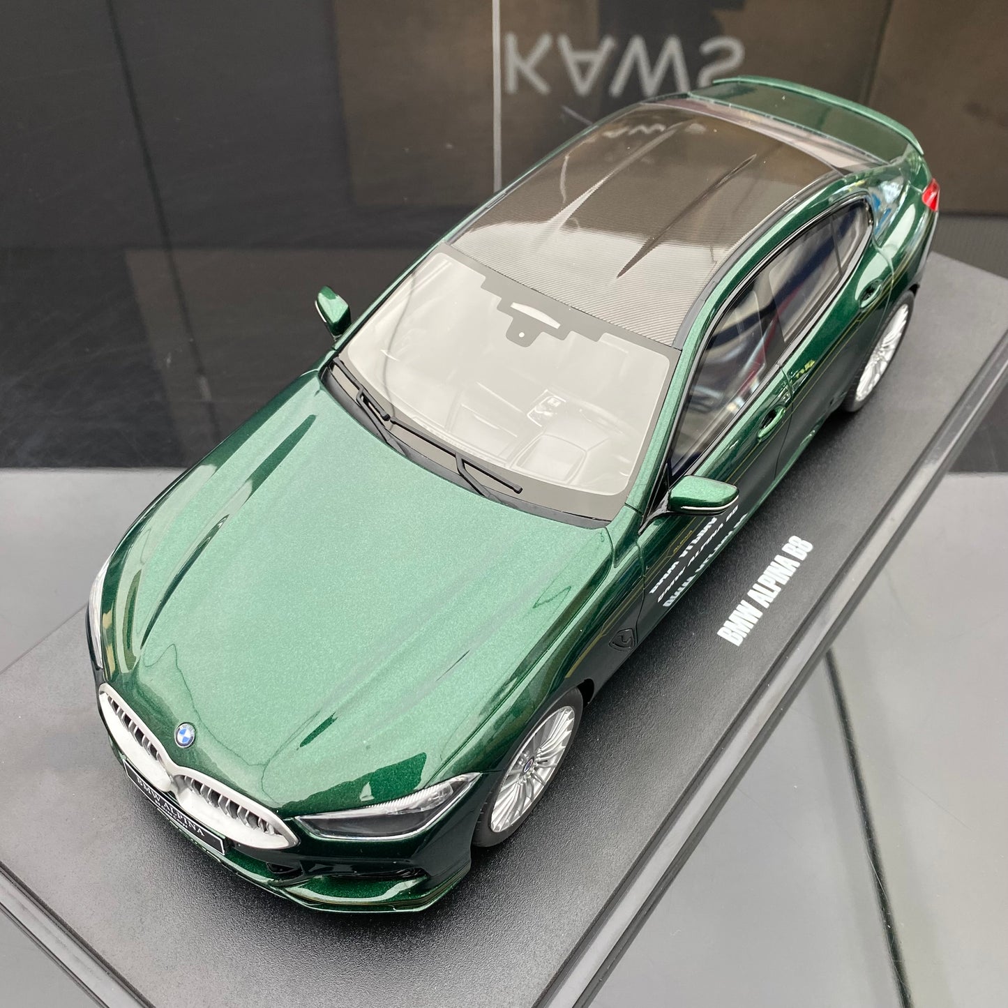 BMW ALPINA B8 GRAN2025, escala 1/18, GT Spirit
