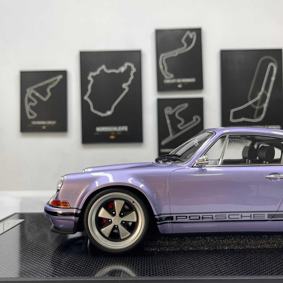 IVY 1/12 Porsche Singer with Skis IVY248