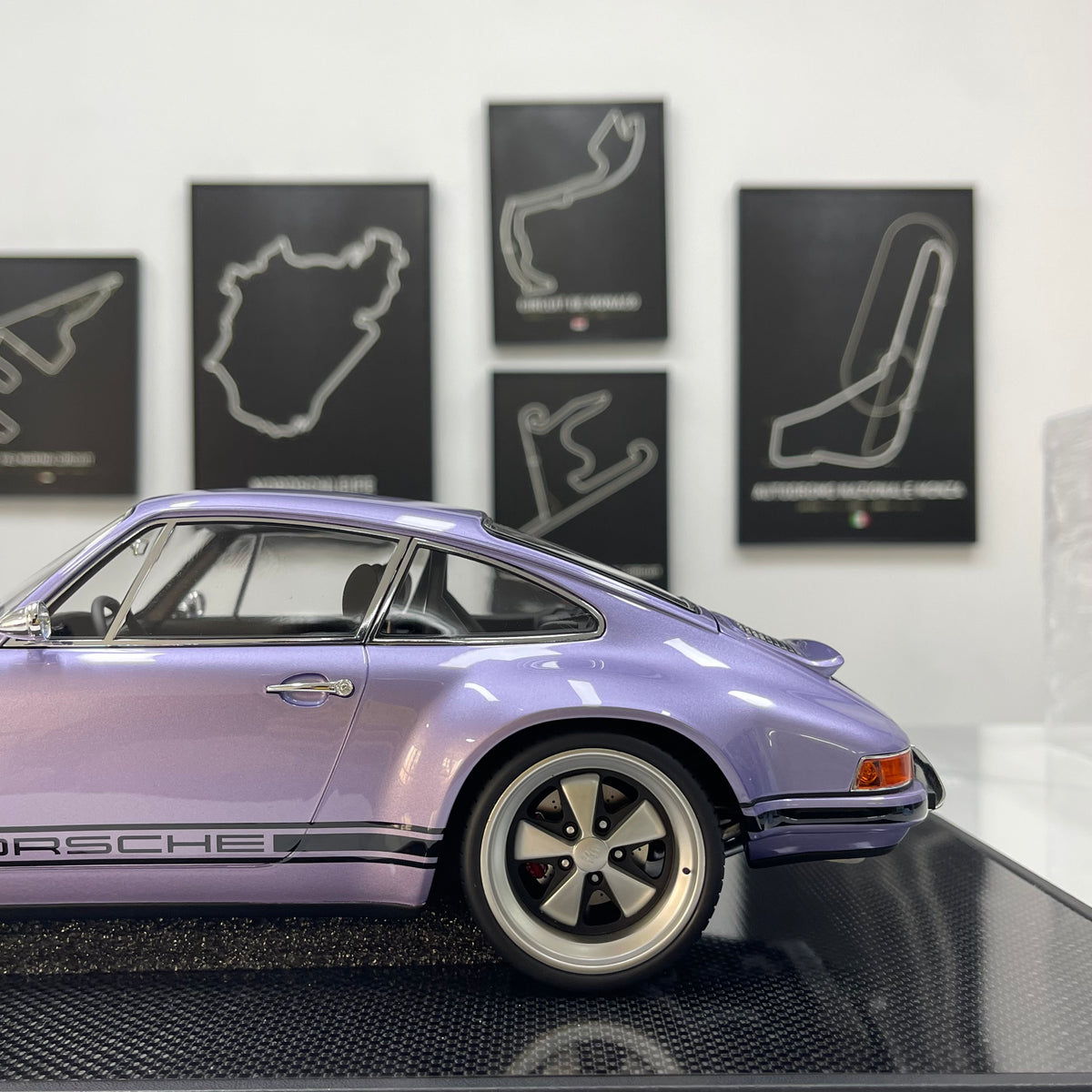 IVY 1/12 Porsche Singer with Skis IVY248