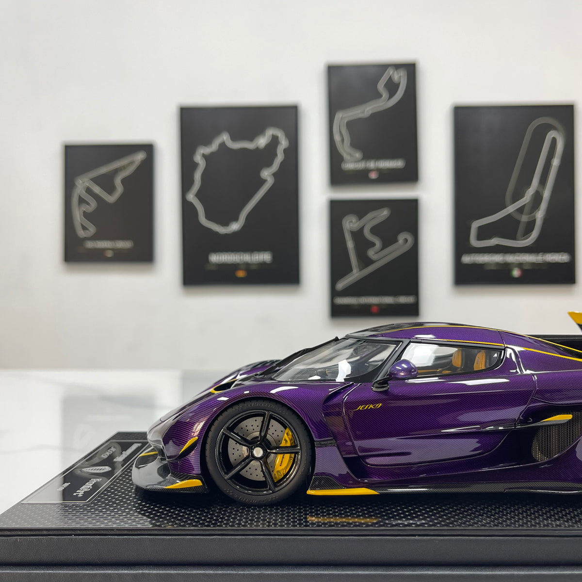 FrontiArt 1/18 Koenigsegg Jesko 7559 Purple FA209