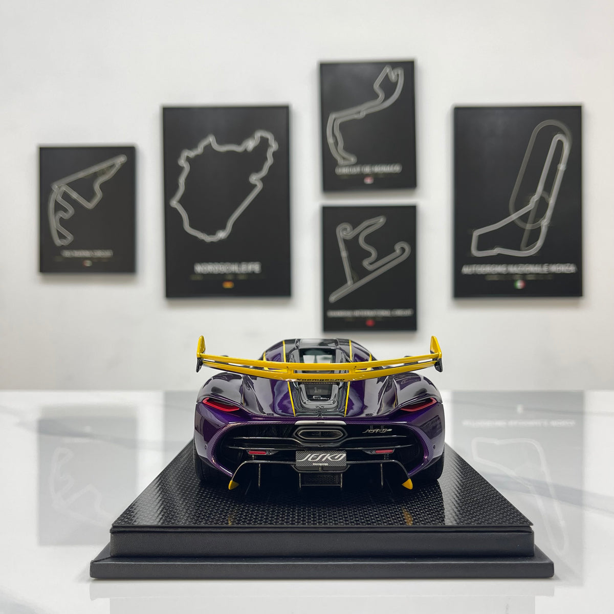 FrontiArt 1/18 Koenigsegg Jesko 7559 Purple FA209