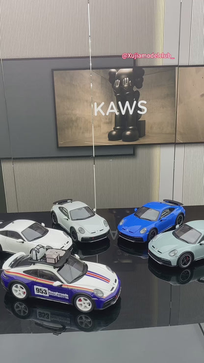 minichamps 1/18 Porsche 911 DAKAR BLUE WITH ROOF RACK alloy car model