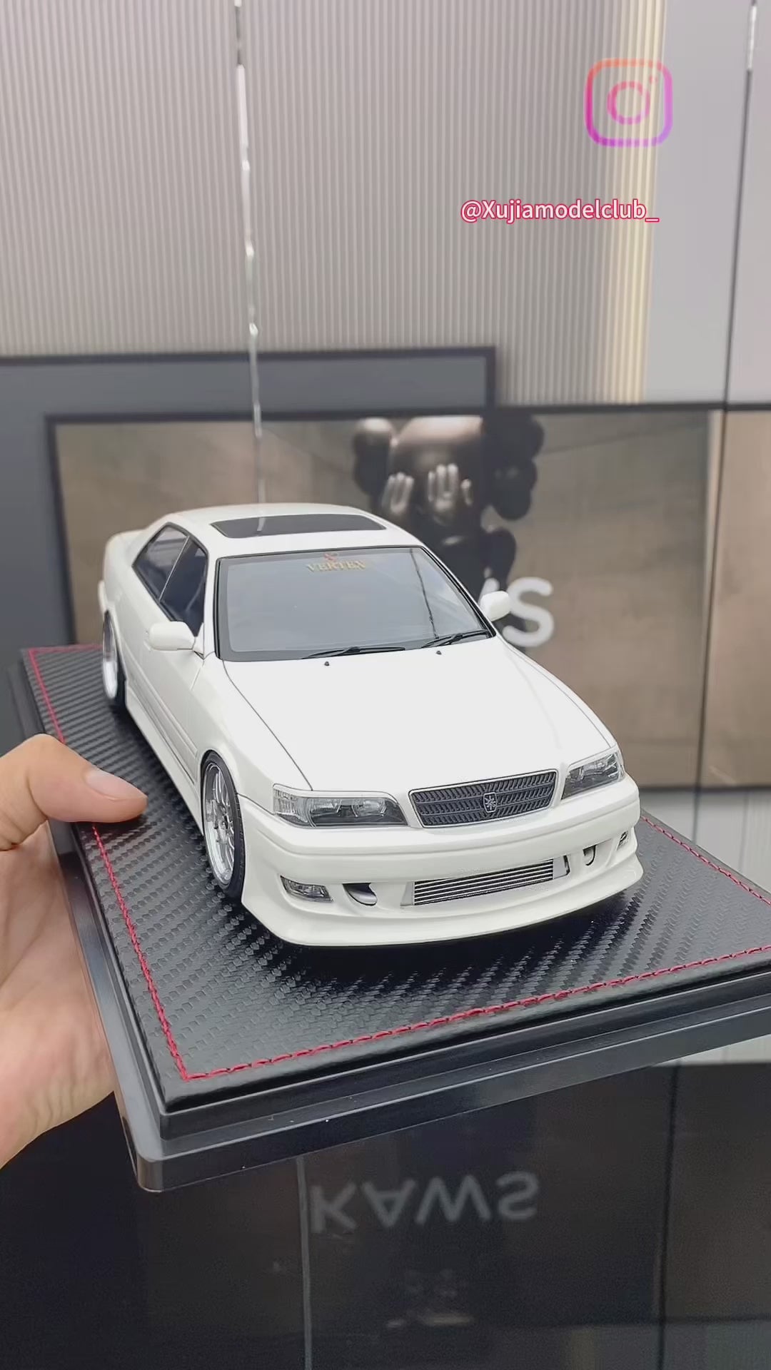 Ignition Model 1/18 Isuzu JZX100 Chaser + Engine Pearl White