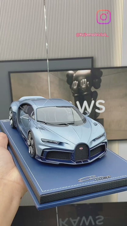 MR 1/18 Bugatti Chiron Profilee Atlantic Blue Limited Edition Car Model Ornament
