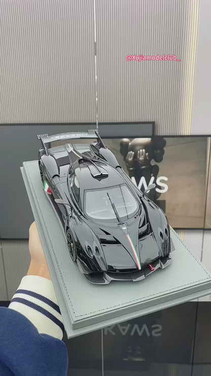 BBR 1/18 Pagani Huayra R gloss black/Italian flag limited edition car model